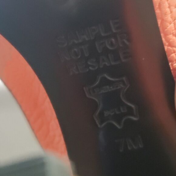 Tory Burch peach/black/gold SAMPLE pump 4.25 "heel" Never worn Size 7 - Picture 8 of 8